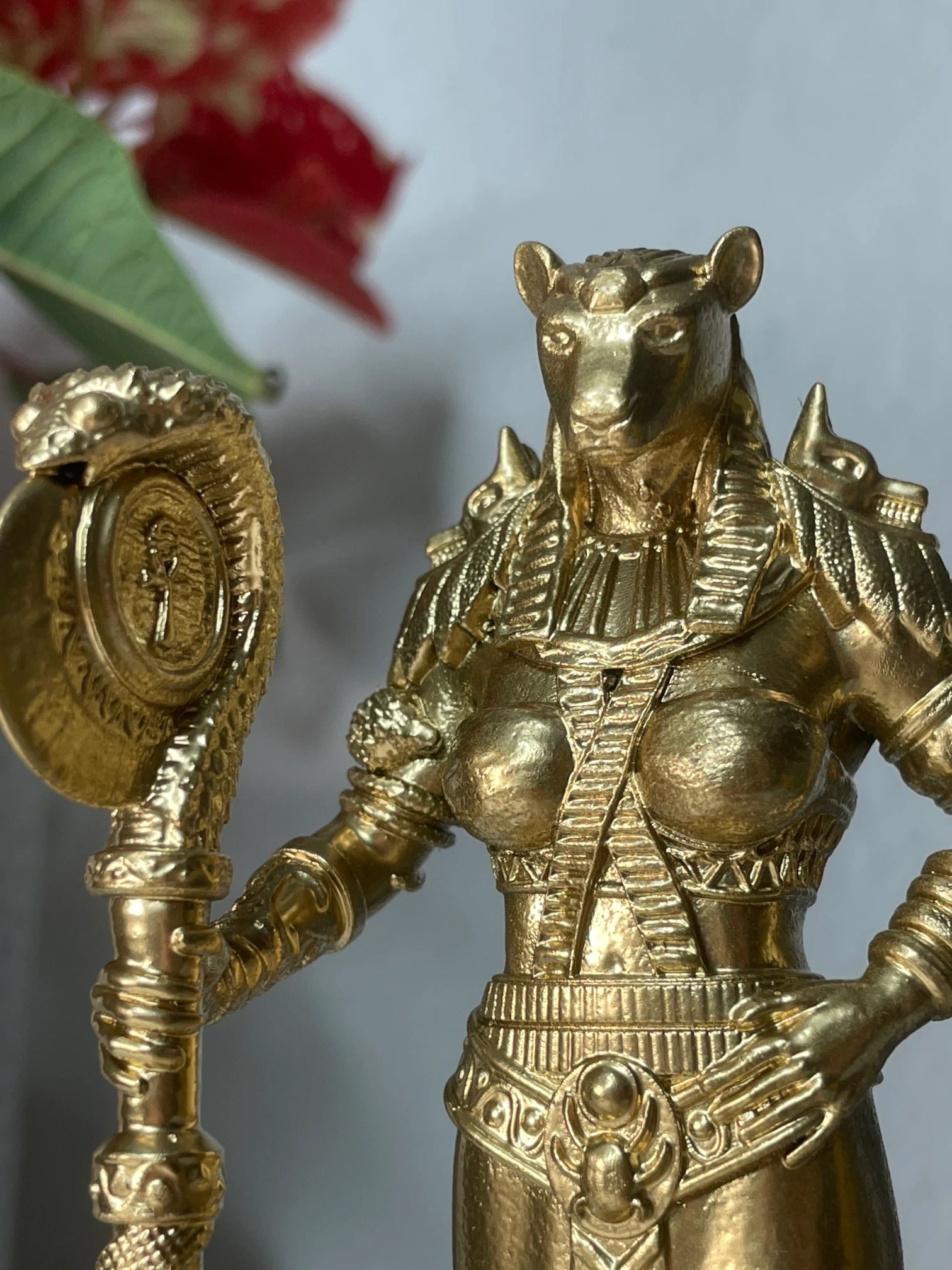 Statue der Bastet – Ägyptische Göttin des Schutzes, der Freude & der Katzen, Figurine Handbemalt – Altar Miniatur Dekoration